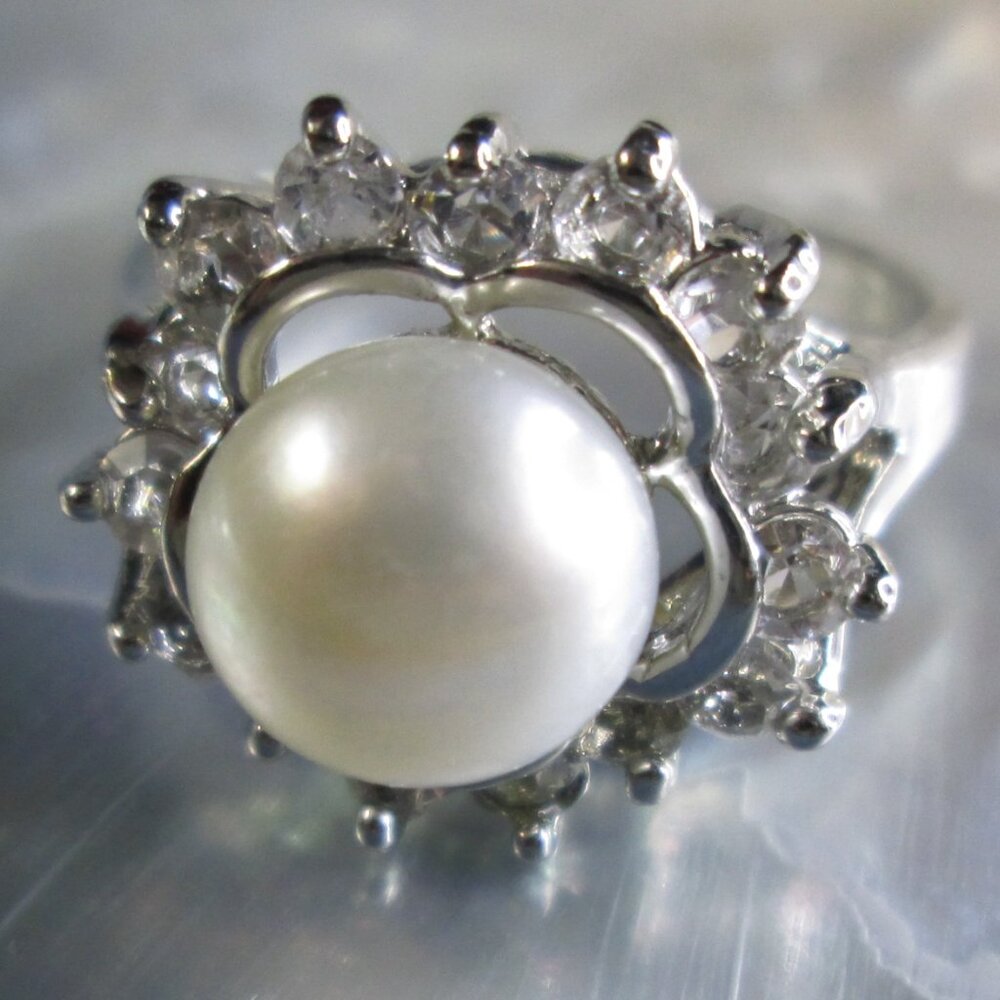 Cultured pearl and crystals fashion ring
